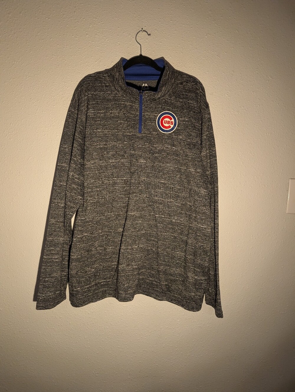 Chicago Cubs Majestic Men's Grey Heather Quarter Zip Pullover with Blue Accents